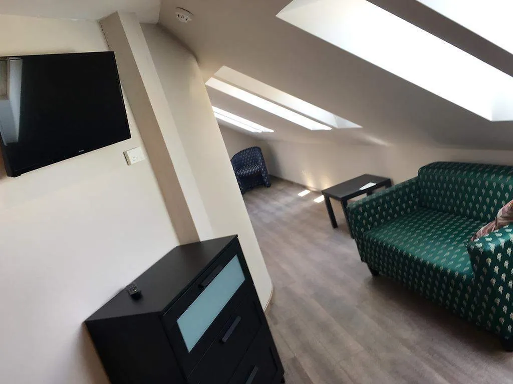 Le Petit Hotel Prague 3*,