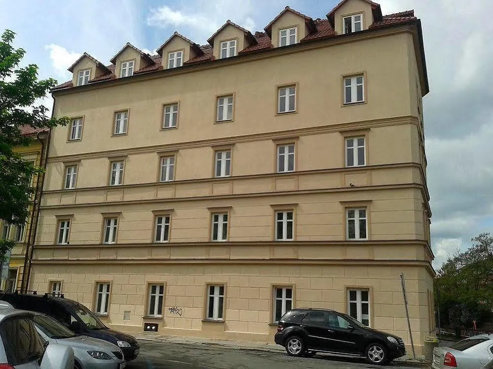 Le Petit Hotel Prague 3*,